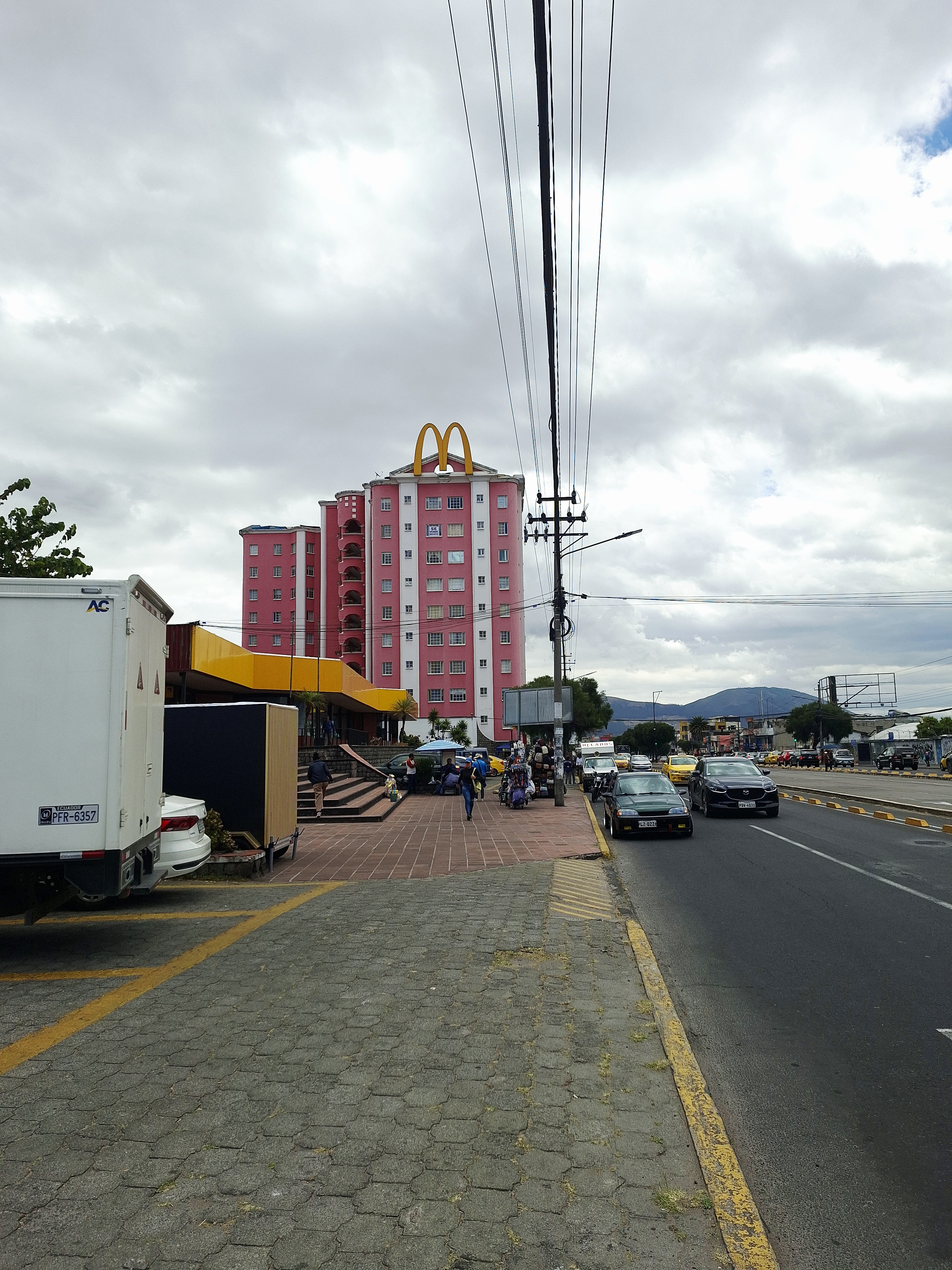 ¡DEPARTAMENTO EN VENTA EN EL NORTE DE QUITO!